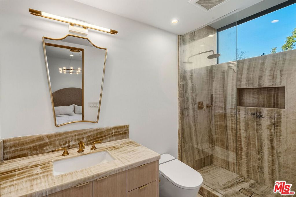 738 Palms Boulevard Property Photo 36