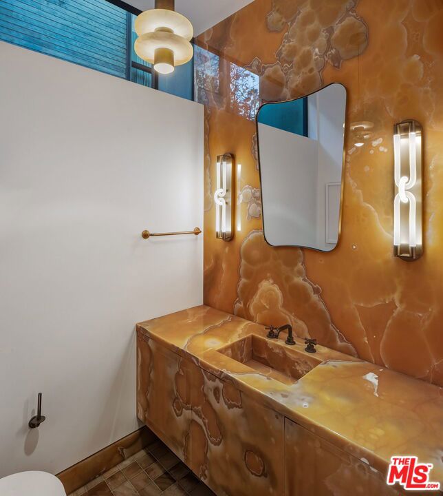 738 Palms Boulevard Property Photo 39