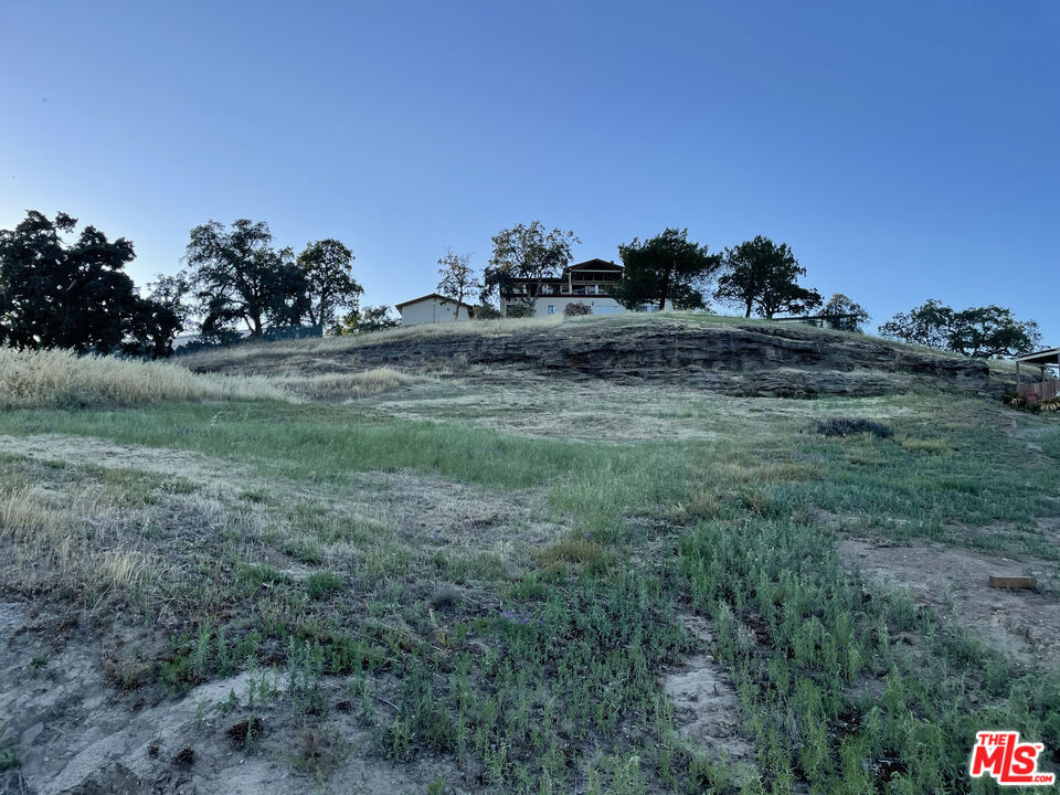 3951 Lakeview Drive Property Photo 1