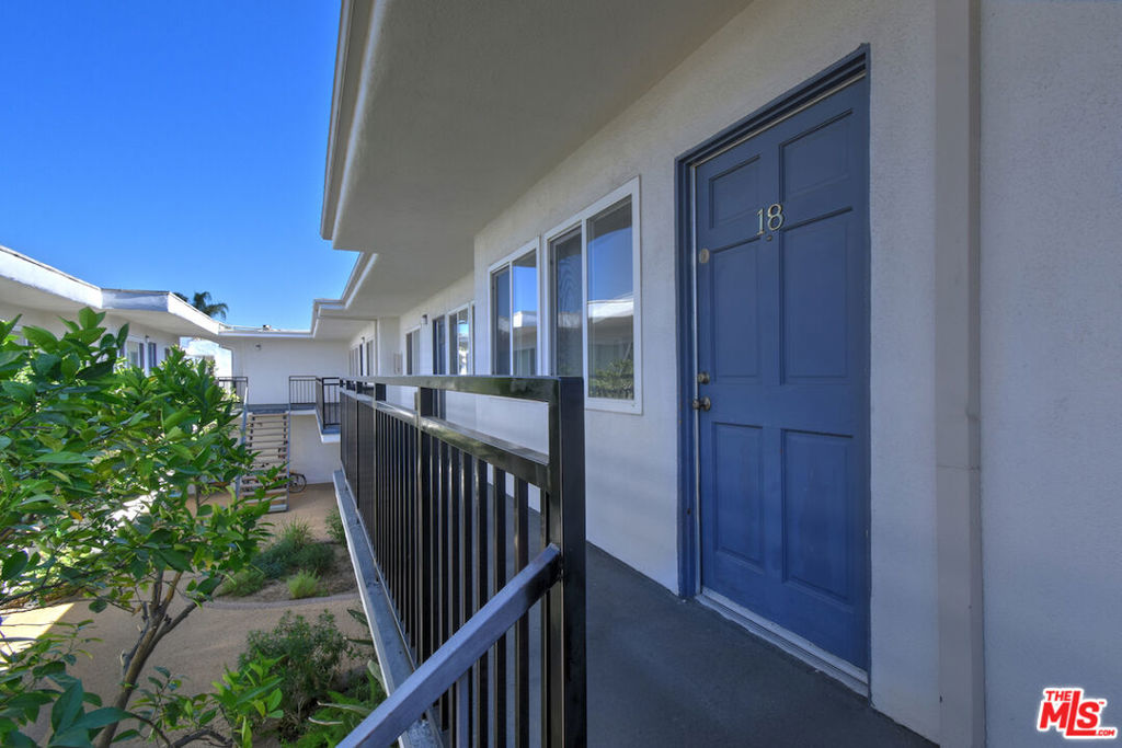 9301 Darby Avenue Property Photo 12