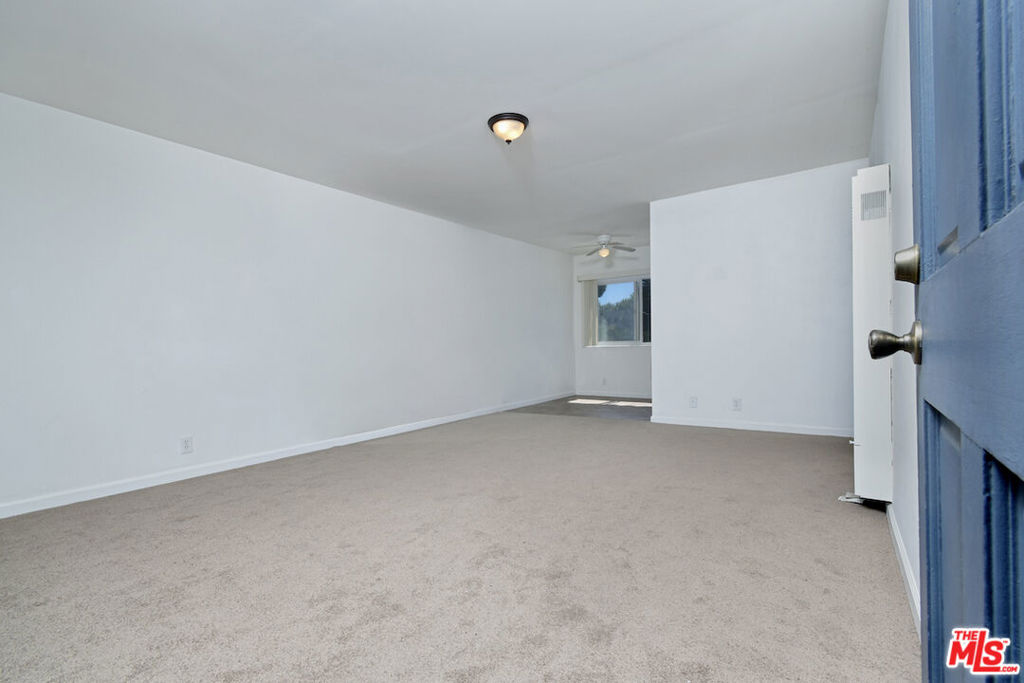 9301 Darby Avenue Property Photo 13