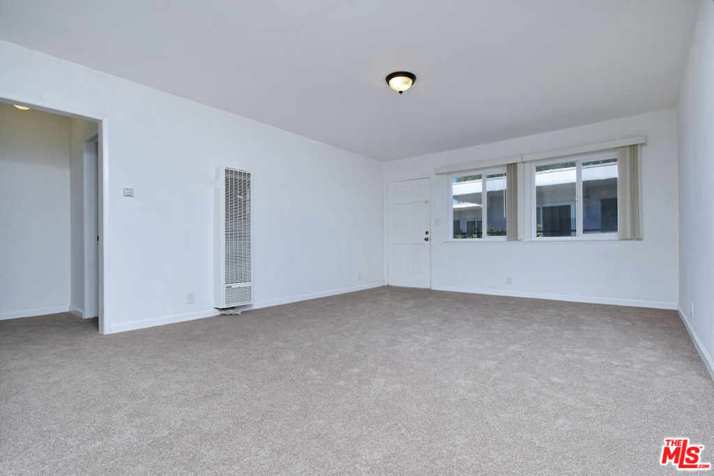 9301 Darby Avenue Property Photo 16