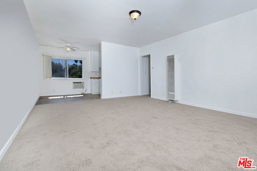 9301 Darby Avenue Property Photo 17