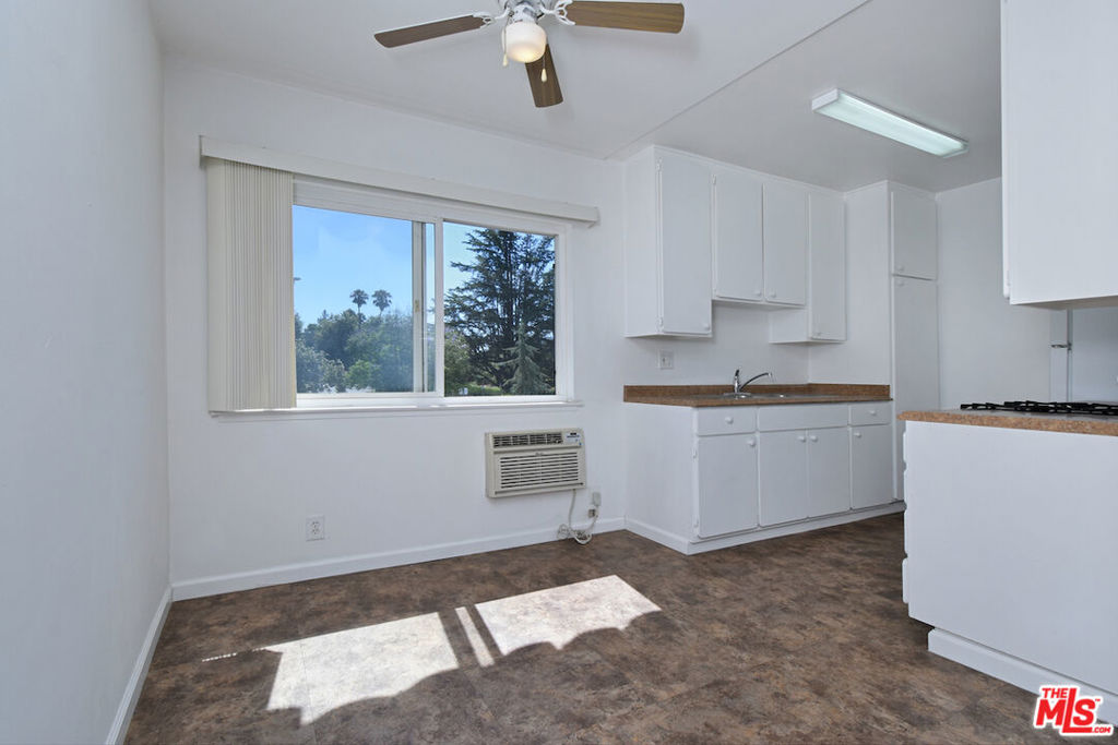 9301 Darby Avenue Property Photo 18