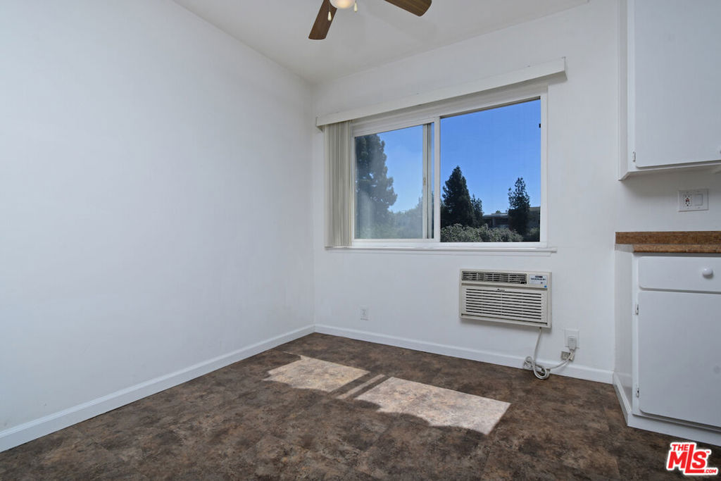 9301 Darby Avenue Property Photo 19