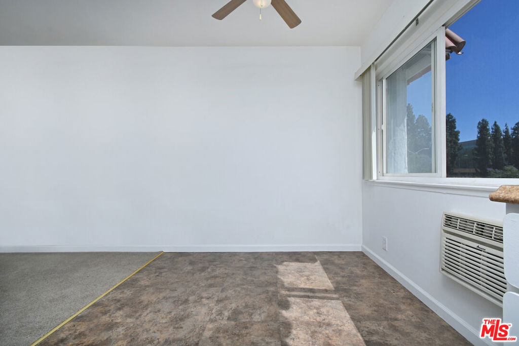 9301 Darby Avenue Property Photo 20