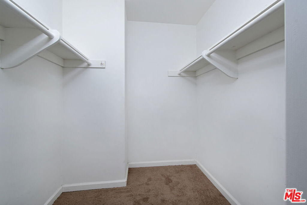 9301 Darby Avenue Property Photo 26