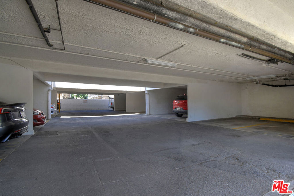 9301 Darby Avenue Property Photo 30