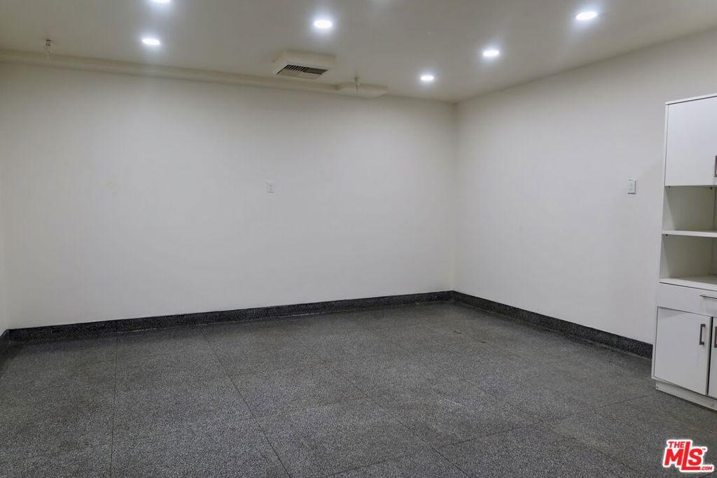 5862 Avalon Boulevard Property Photo 6