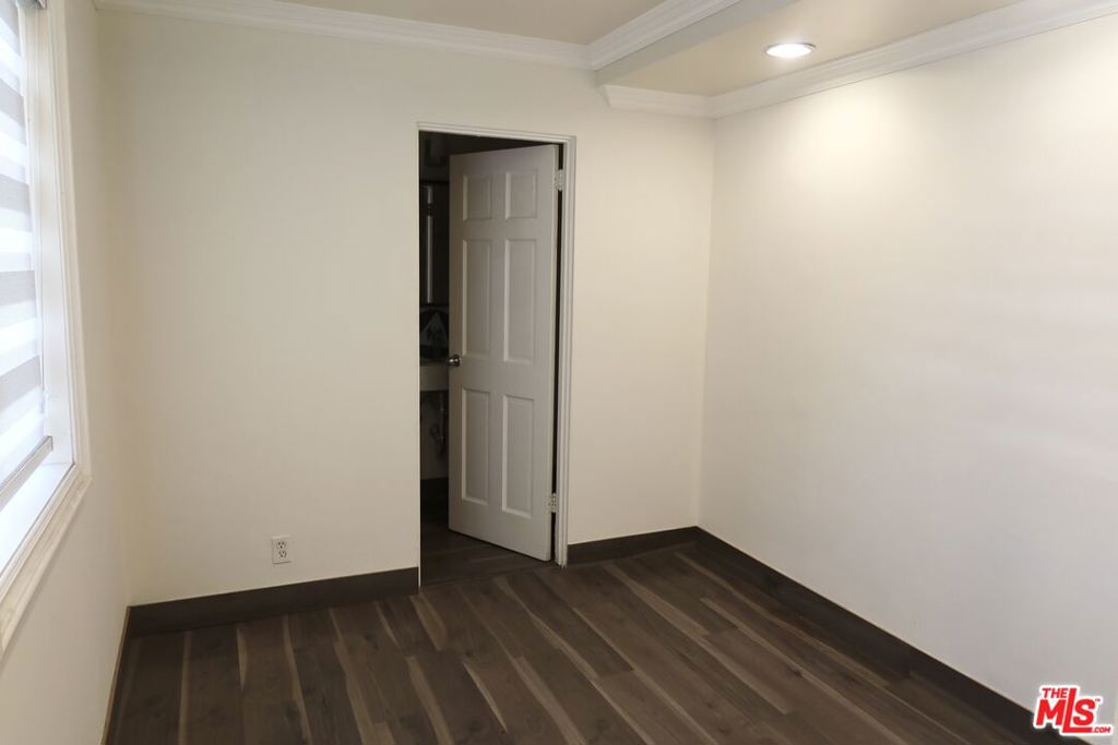 5862 Avalon Boulevard Property Photo 9