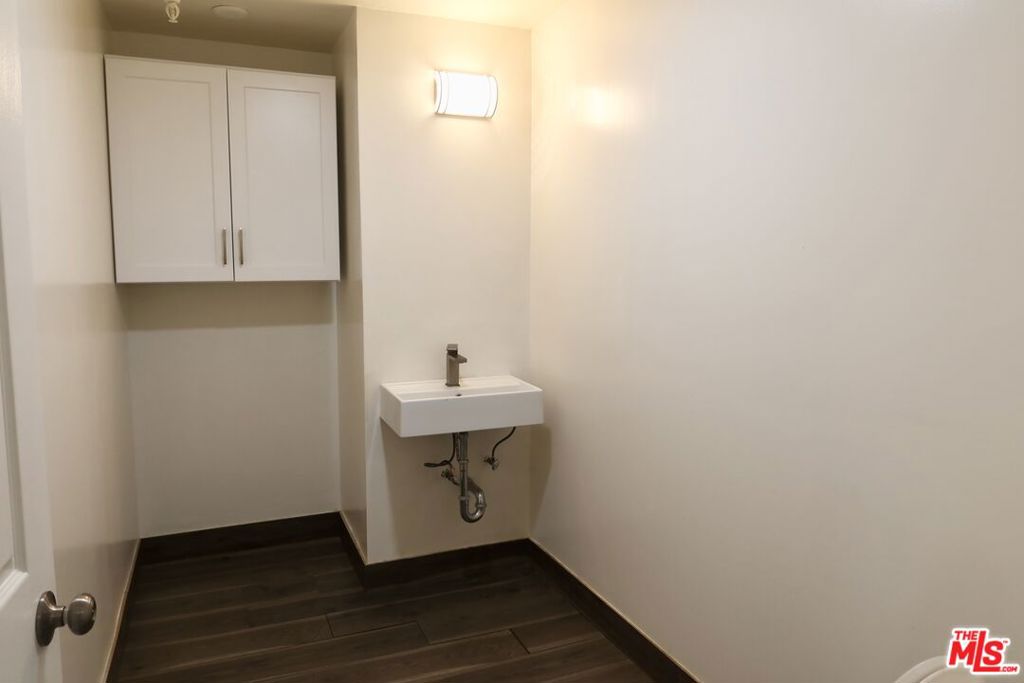 5862 Avalon Boulevard Property Photo 10