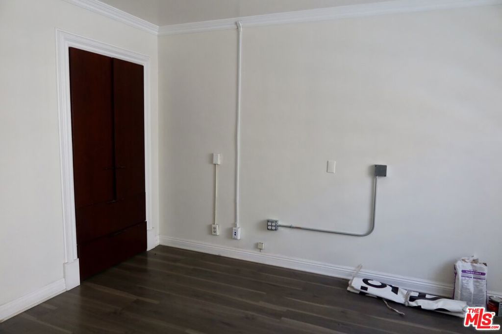 5862 Avalon Boulevard Property Photo 13