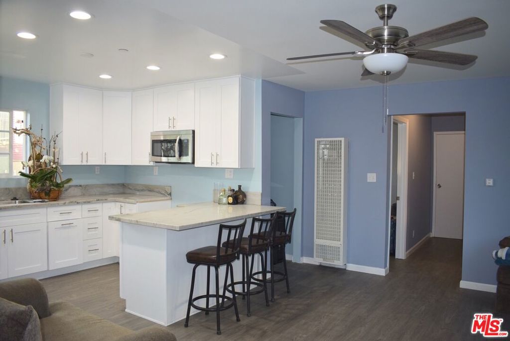 605 W 47th Street Property Photo