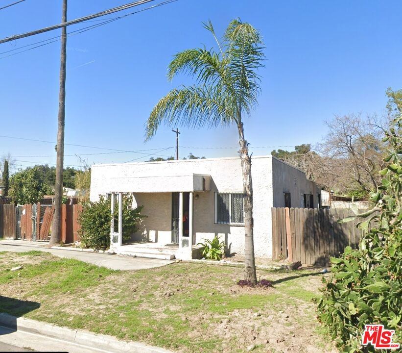 1364 W 15th Street Property Photo 1
