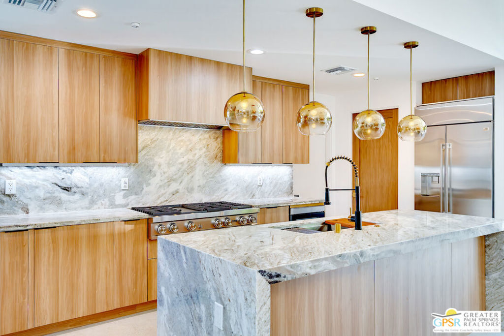 2233 N Vista Drive Property Photo 3