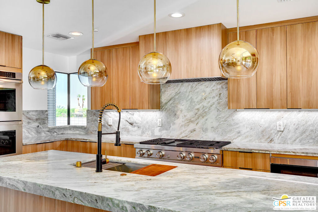 2233 N Vista Drive Property Photo 11