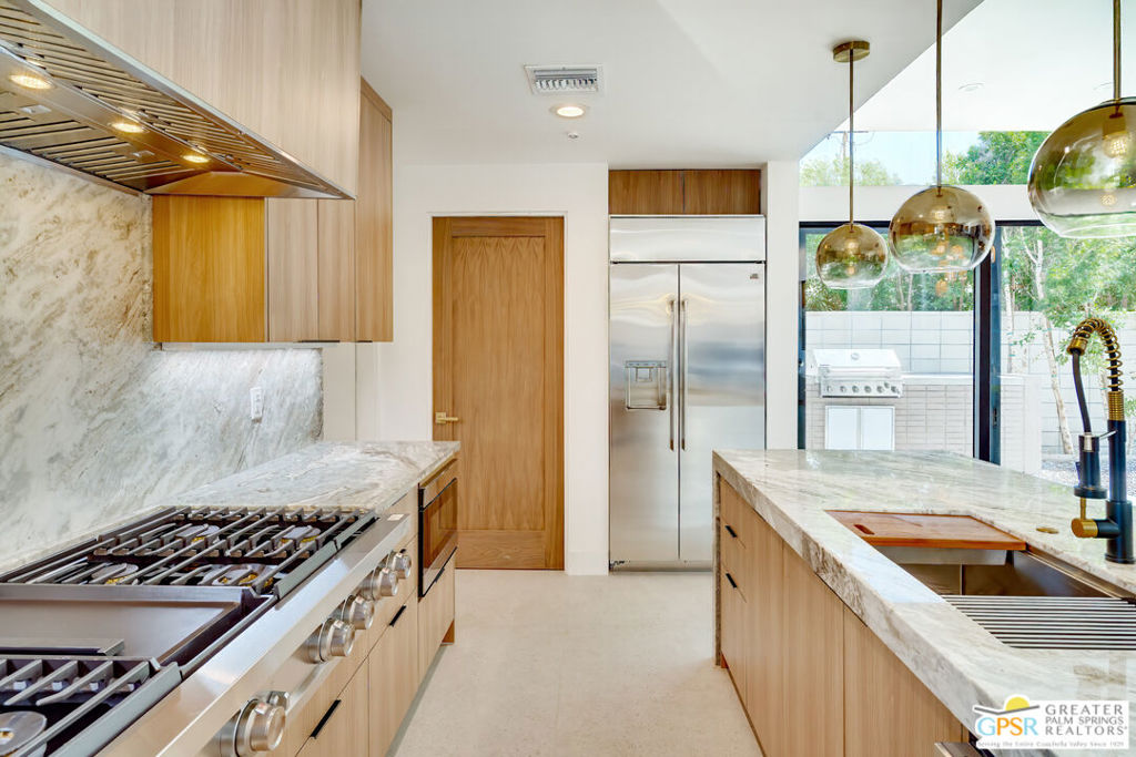 2233 N Vista Drive Property Photo 14