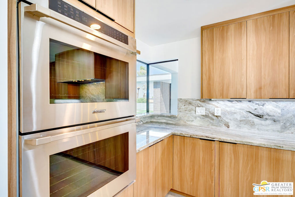 2233 N Vista Drive Property Photo 17