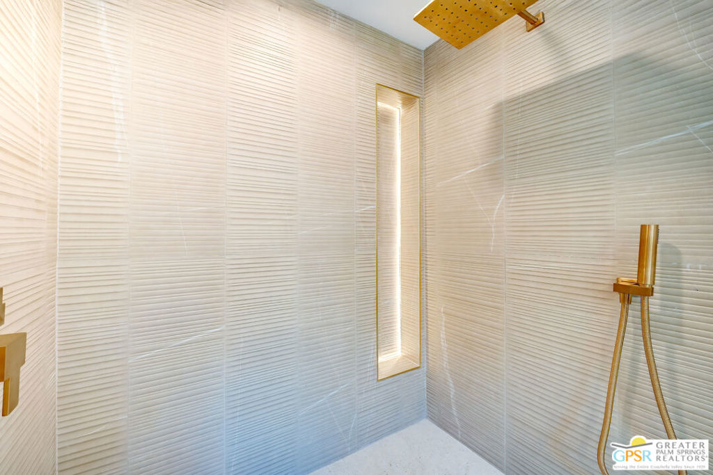 2233 N Vista Drive Property Photo 25