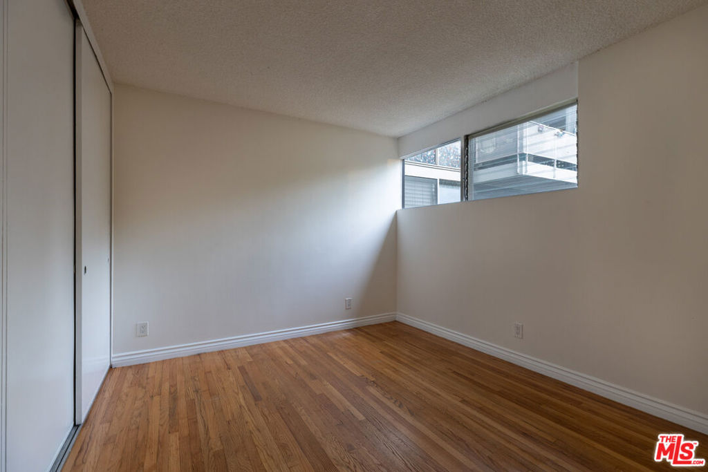 11131 Rose Avenue 5 Property Photo 10
