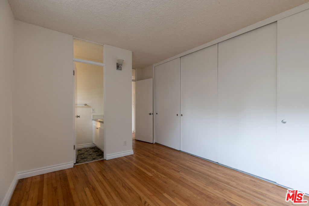 11131 Rose Avenue 5 Property Photo 11
