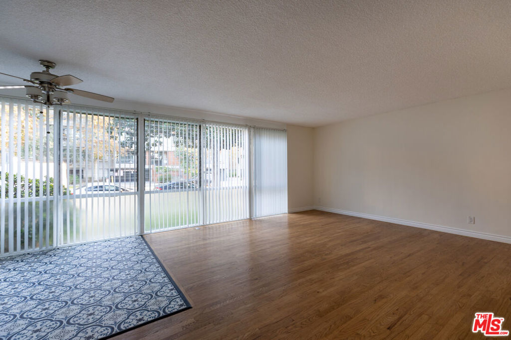 11131 Rose Avenue 17 Property Photo 5