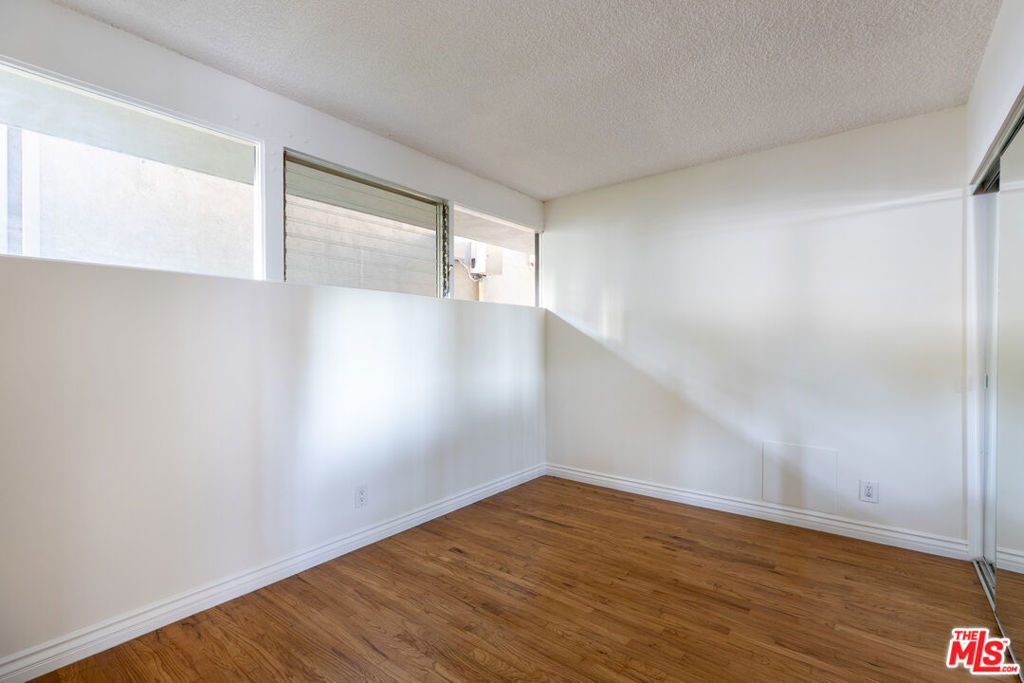 11131 Rose Avenue 17 Property Photo 9