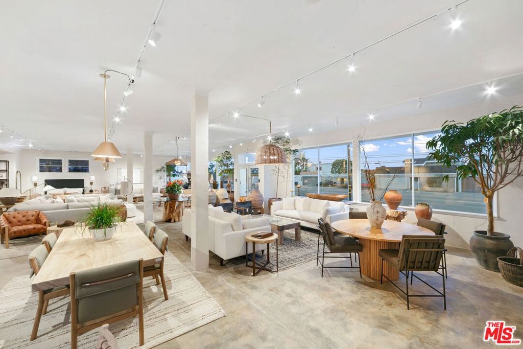 21247 Pacific Coast Highway Property Photo 2