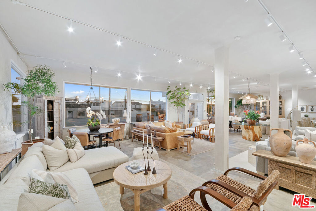 21247 Pacific Coast Highway Property Photo 3