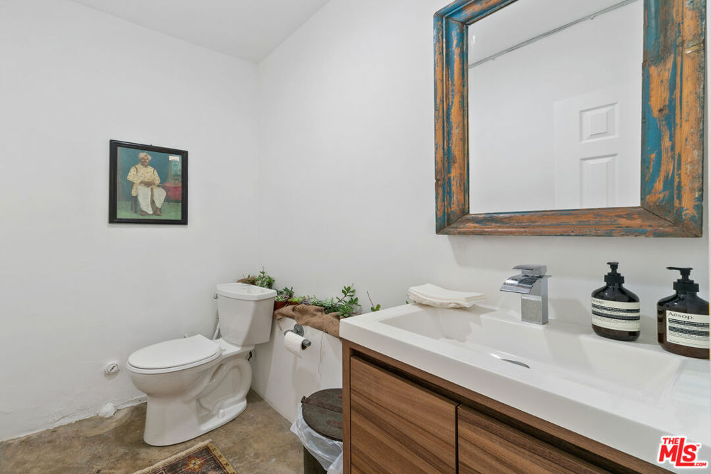 21247 Pacific Coast Highway Property Photo 15