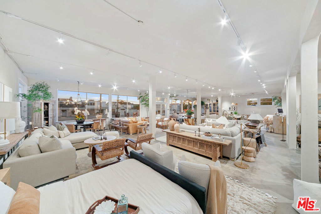 21247 Pacific Coast Highway Property Photo 19