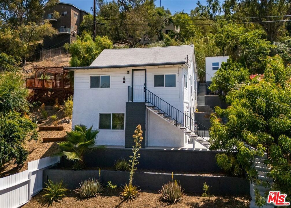 621 Isabel Street Property Photo 1