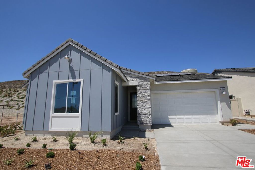 17875 Cirrus Drive Property Photo 1