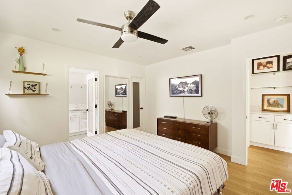 5063 Canoga Avenue Property Photo 12