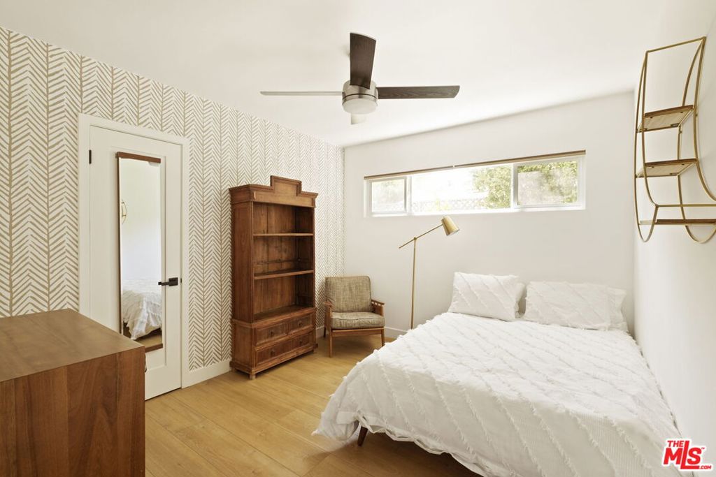 5063 Canoga Avenue Property Photo 19