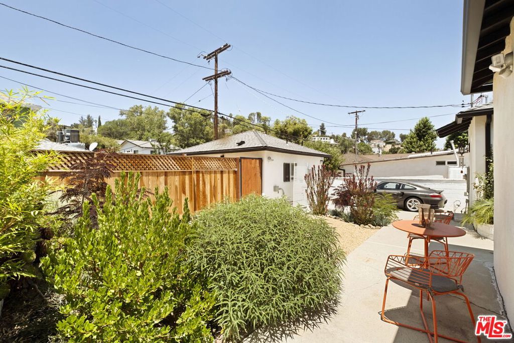 5063 Canoga Avenue Property Photo 25