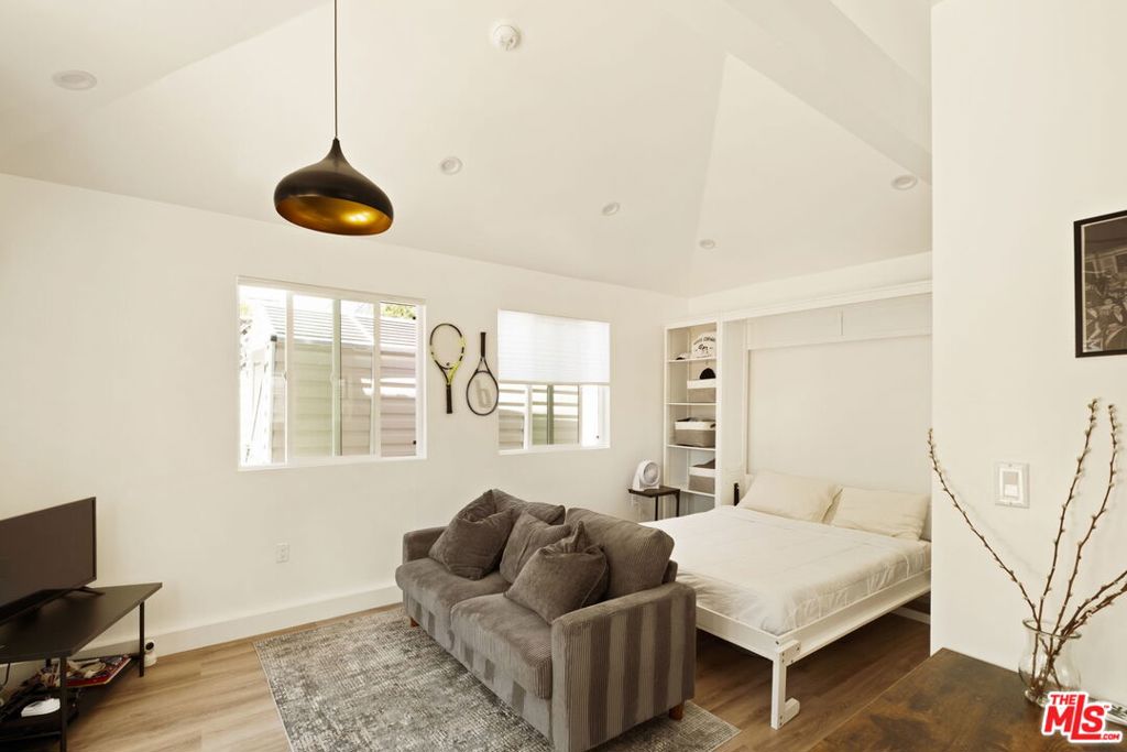 5063 Canoga Avenue Property Photo 27