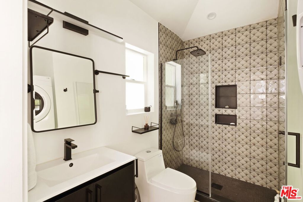 5063 Canoga Avenue Property Photo 31