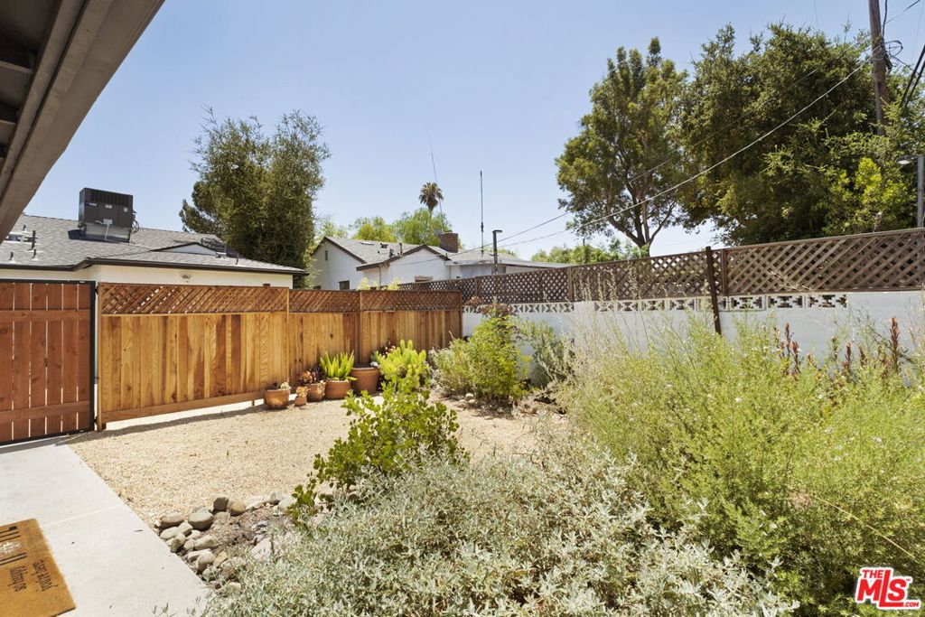 5063 Canoga Avenue Property Photo 35