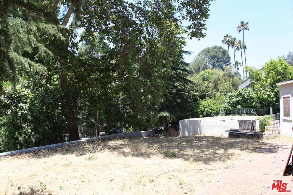 2534 Benedict Canyon Drive Property Photo 2