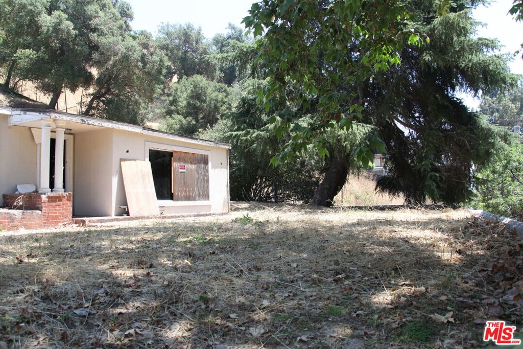 2534 Benedict Canyon Drive Property Photo 6