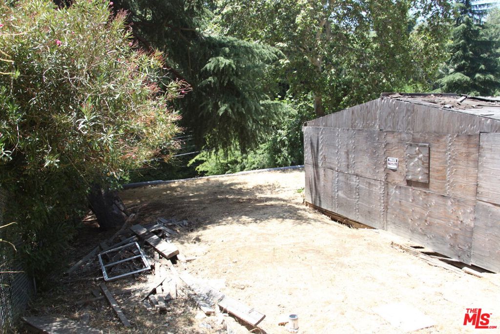 2534 Benedict Canyon Drive Property Photo 12
