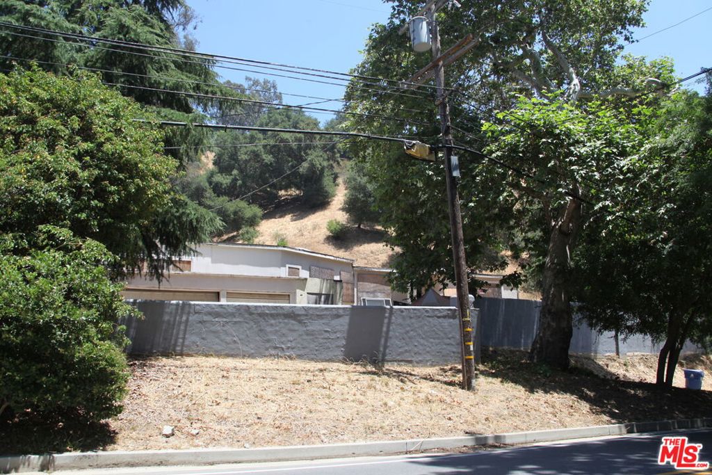 2534 Benedict Canyon Drive Property Photo 25