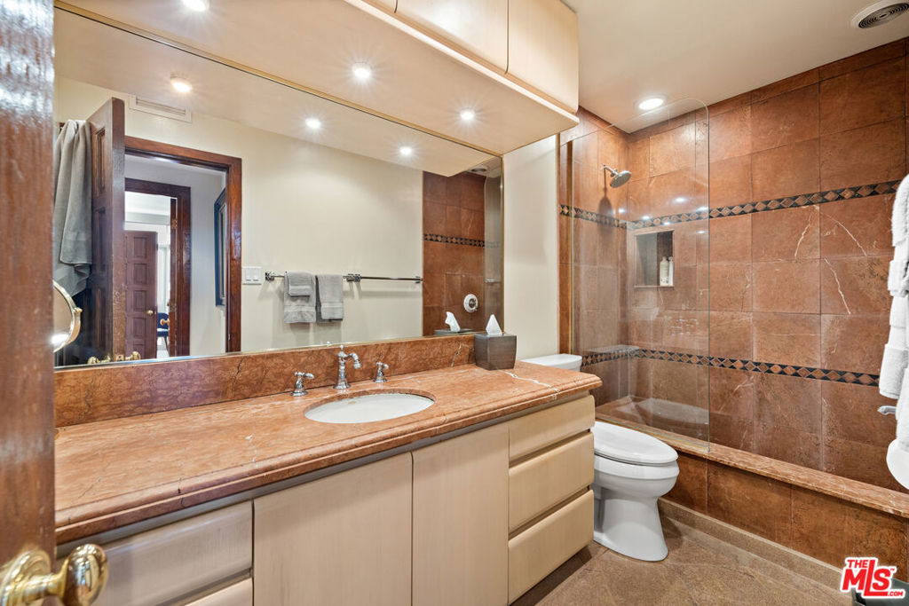 8787 Shoreham Drive 1210 Property Photo 17