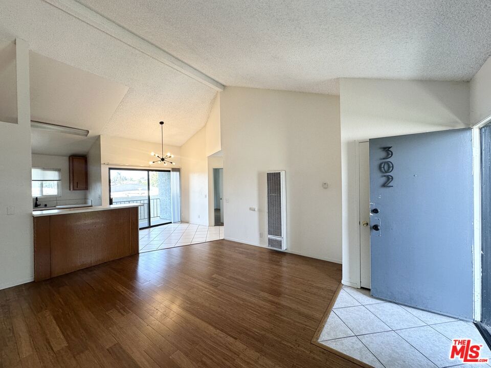 1108 Termino Avenue Property Photo 1