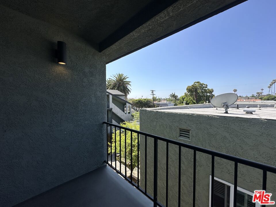 1108 Termino Avenue Property Photo 10
