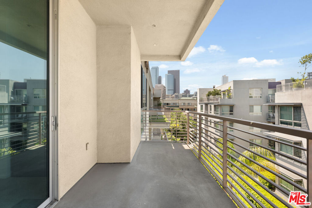 267 S San Pedro Street 616 Property Photo 1