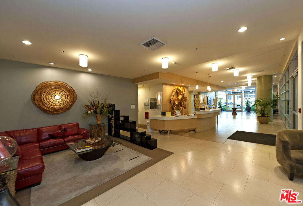 267 S San Pedro Street 616 Property Photo 8