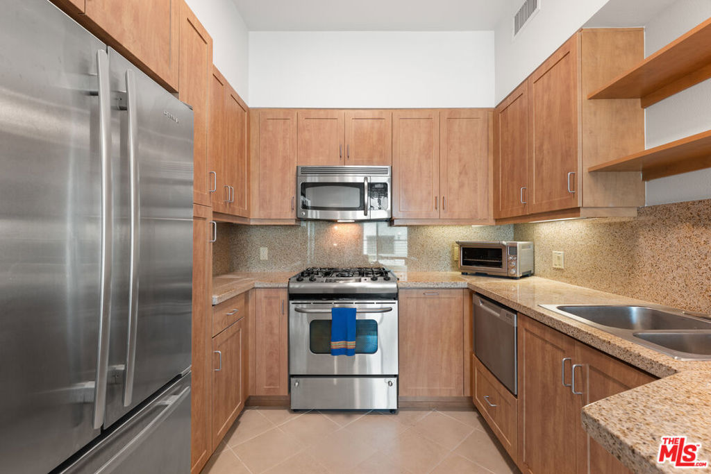 267 S San Pedro Street 616 Property Photo 11