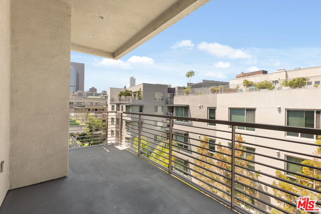 267 S San Pedro Street 616 Property Photo 15